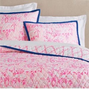 Lilly Pulitzer king quilt and shams. La Via Loca reversable